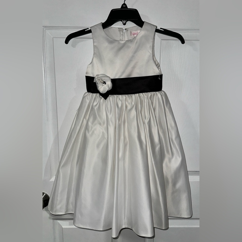 Flower girl Elegant White and Black Kids Dress